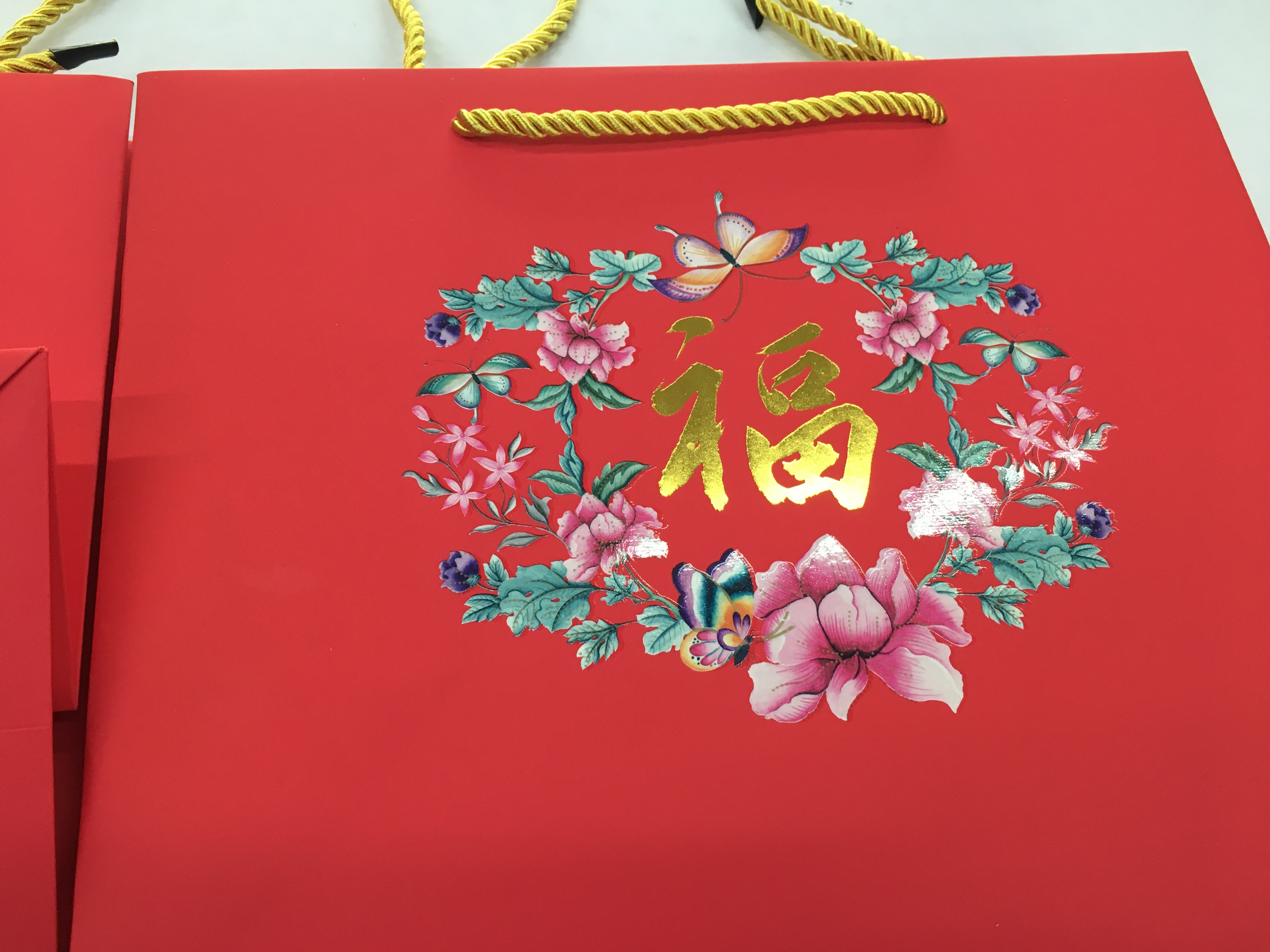 juyou paper Luxury Large bag Soft touch surface paper shopping gift bag customized floral printed coated paper bag