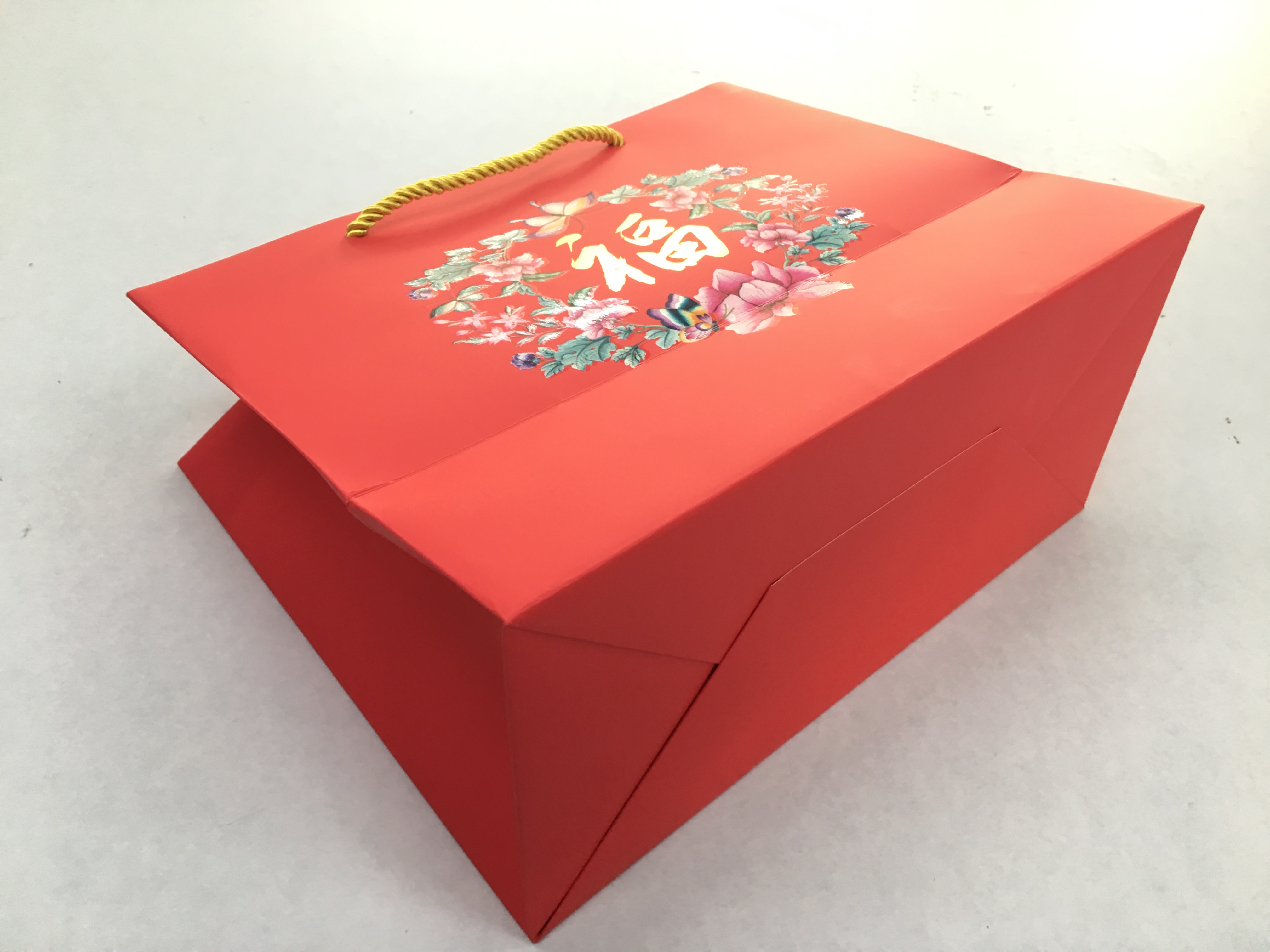 juyou paper Luxury Large bag Soft touch surface paper shopping gift bag customized floral printed coated paper bag