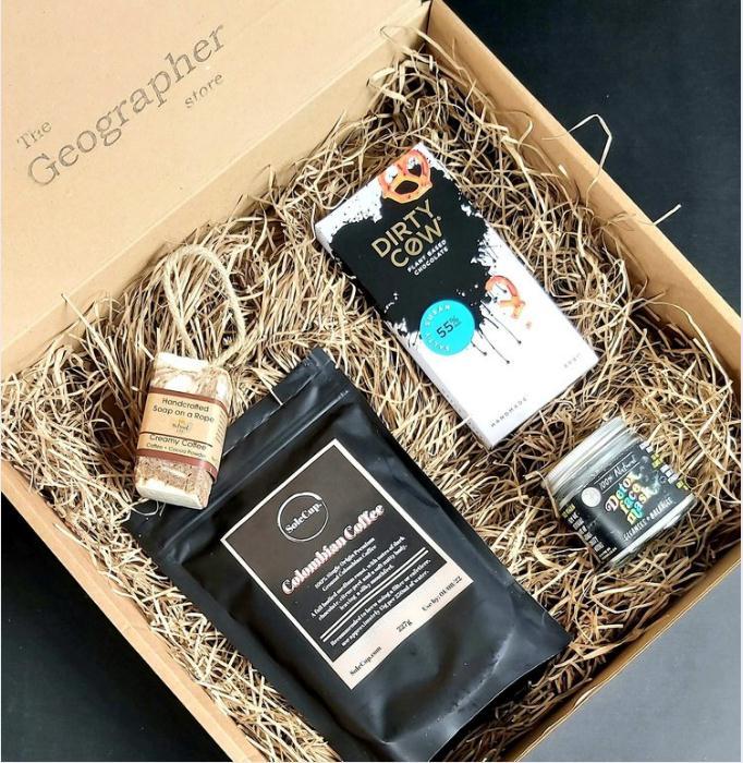 juyou paper Durable Brown White Black kraft corrugated boxes ,customized mailer box for e-commerce small business package easy folding box