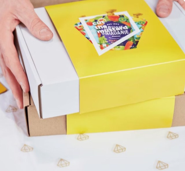 juyou paper High quality large size box corrugated mailer box one piece folding carton box durable material customized paper sleeve for children's gift , birthday gifts storage