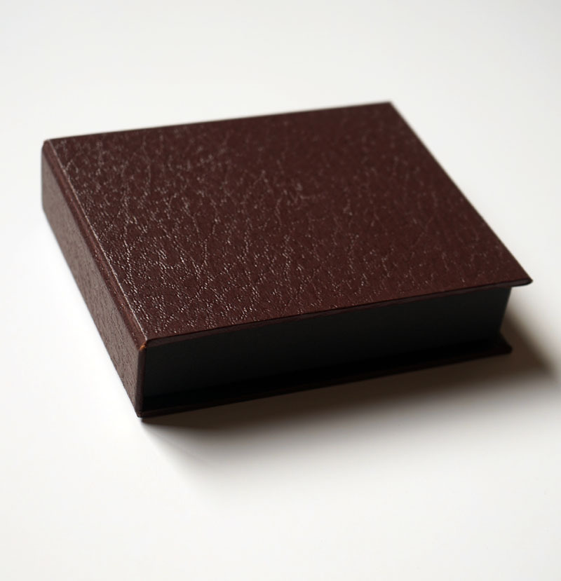juyou paper Litch texture paper book shaped gift box VIP card, USB gift card packaging velvet sponge holder 12*7*2.5 cm magnetic closed chocolate paper box