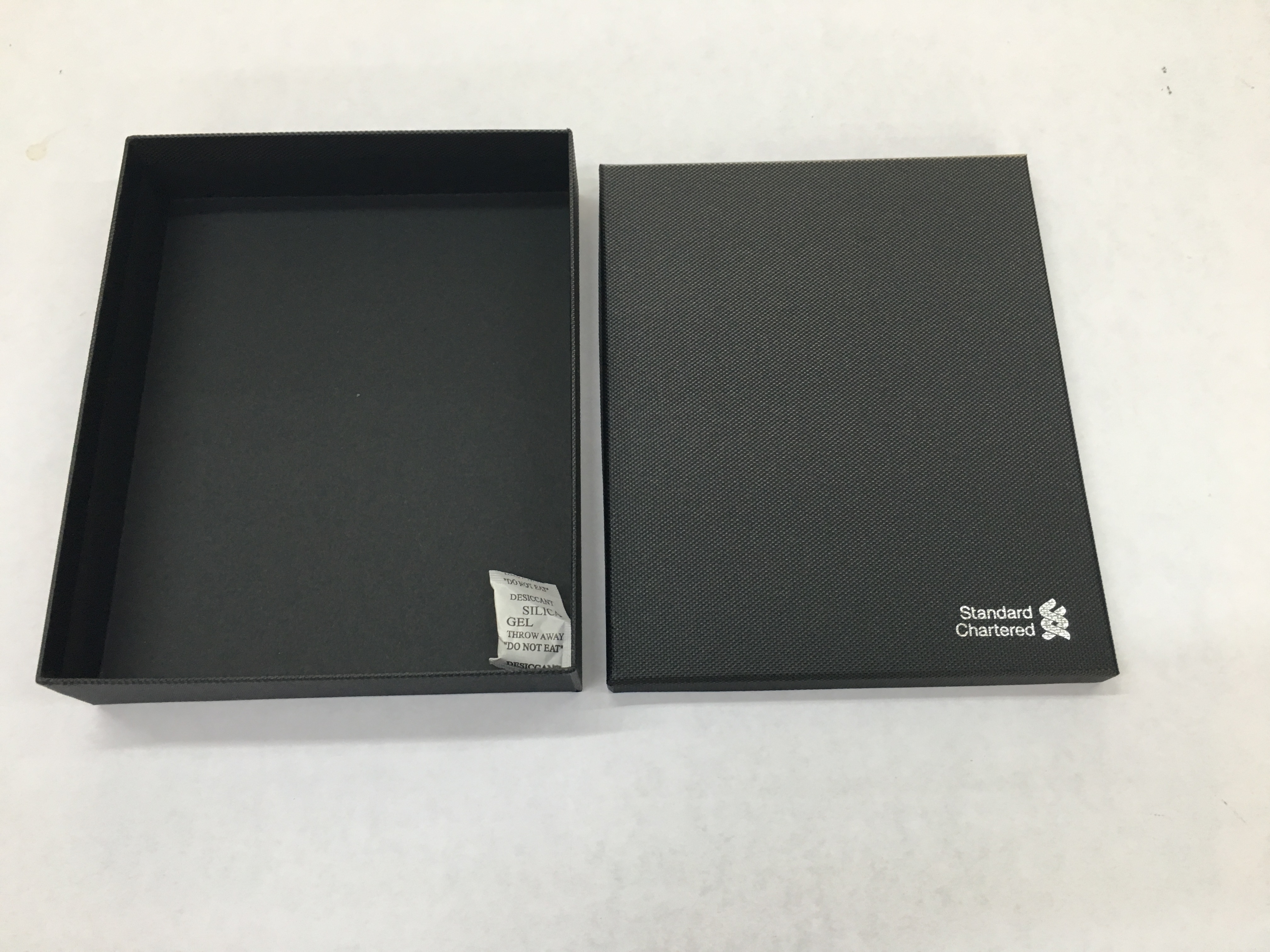 juyou paper Black paper embossedf soccer pattern textured paper gift box