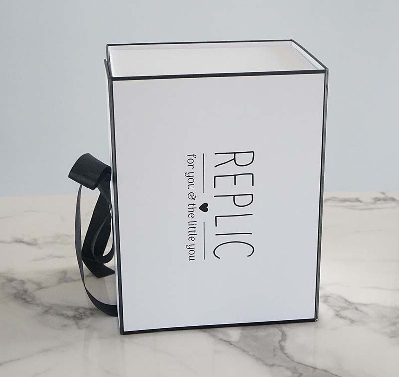 juyou paper Excellent wedding gift packaging magnetic lid box one piece ribbed silk ribbon closed 25*25*10 cm customized collapsible paper box
