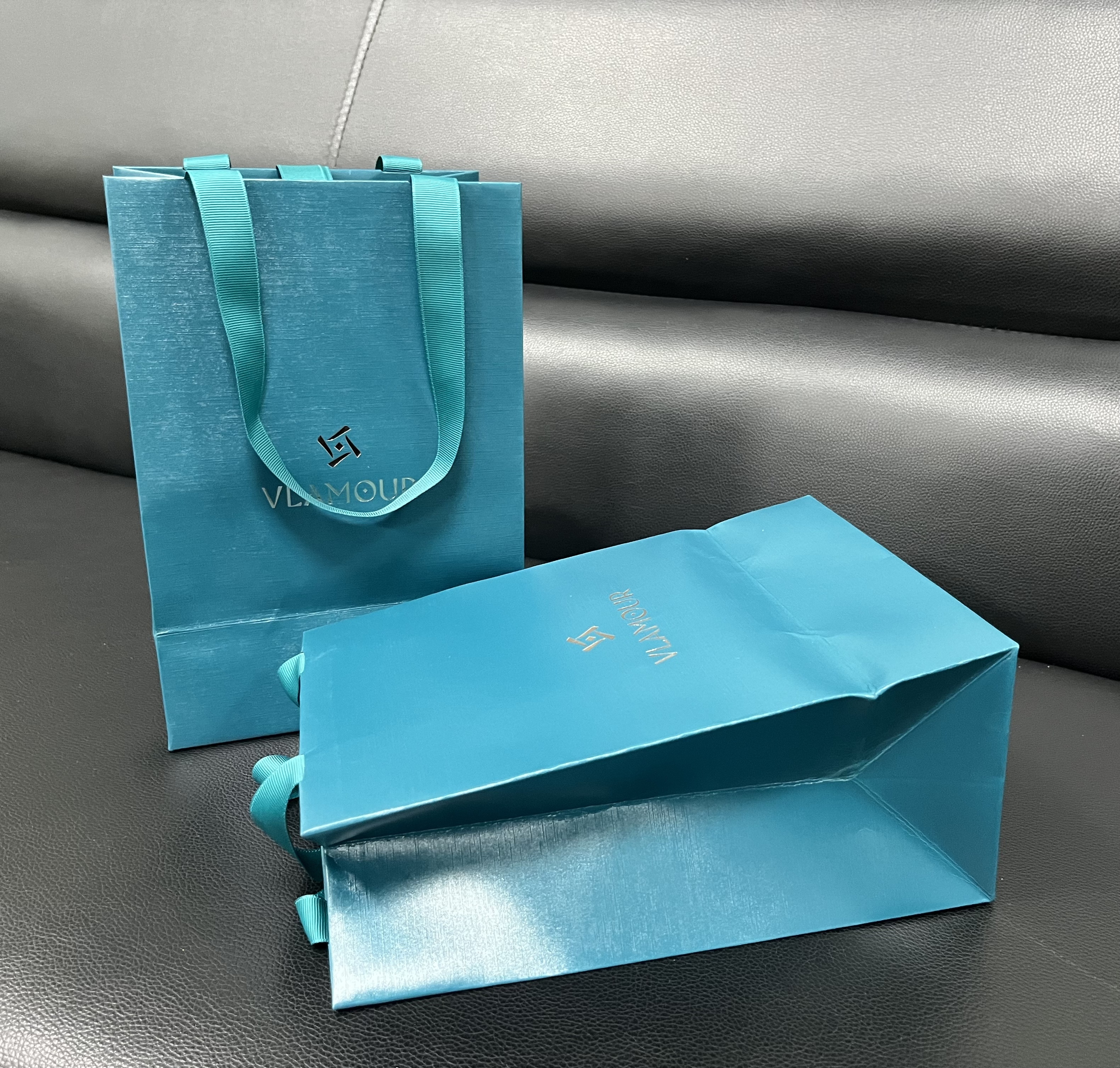 juyou paper Shopping bag with ribbed ribbon handle custom specialty luxury gift packaging textured paper bag
