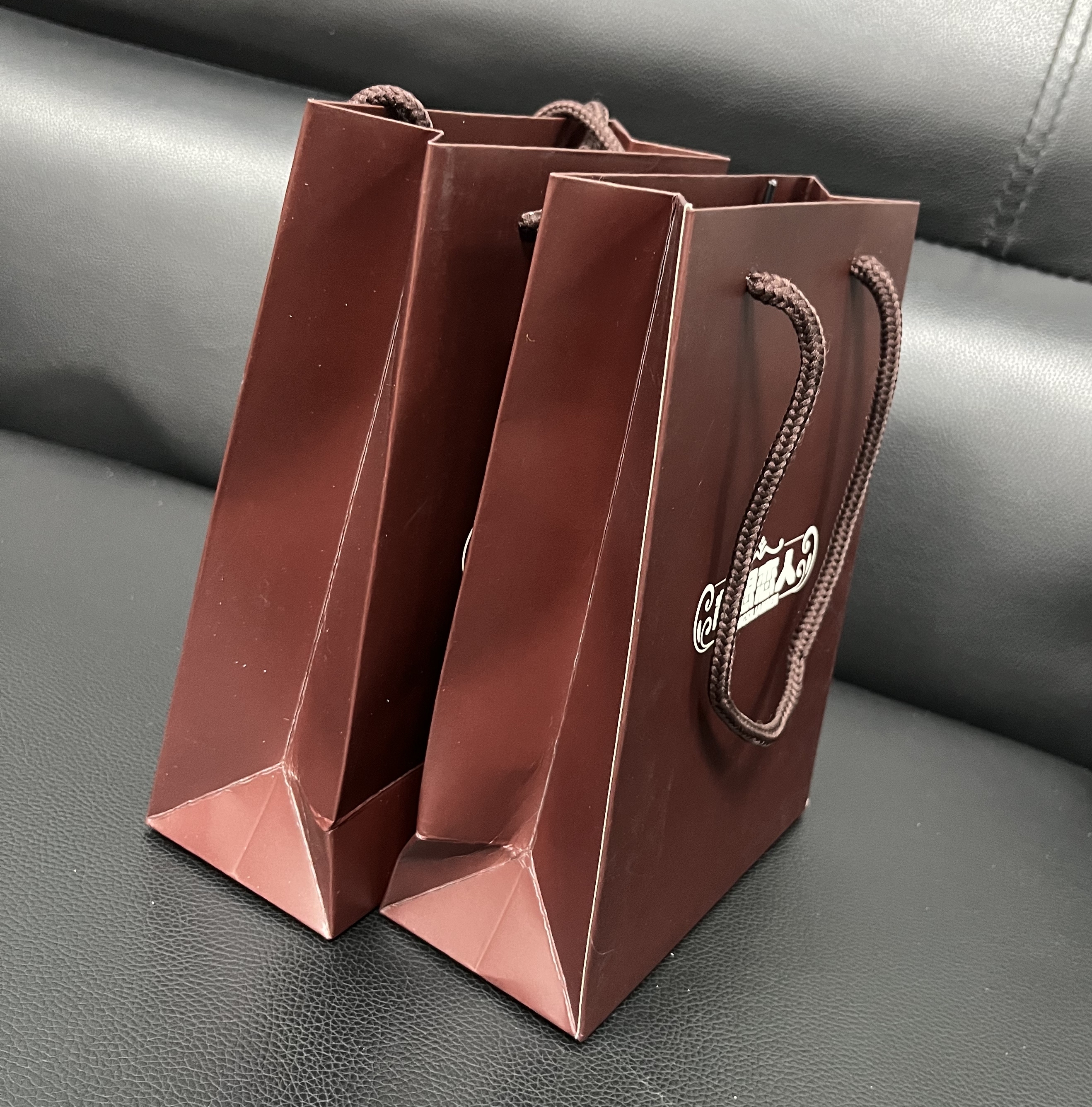 juyou paper Matt lamination chocolate color paper gift bag design jewelry packaging shopping bags