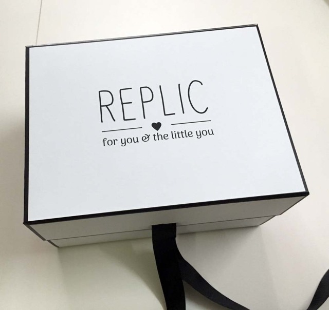 juyou paper Large gift box matt black paper foldable magnetic box closed with ribbon clothing package magnetic closure gift boxes factory