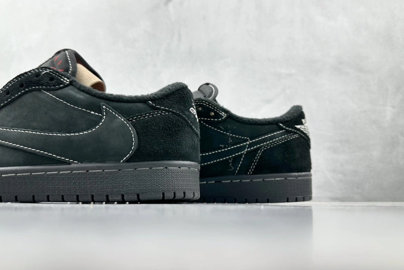最頂級版本 Travis Scott x Jordan Air Jordan 1 Low OG "Black/Phantom"黑武士 黑色倒钩4.0