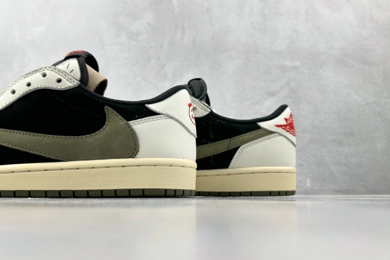 最頂級版本 Travis Scott x Jordan Air Jordan 1 Low "Medium Olive" 联名款黑绿橄榄 倒钩5.0