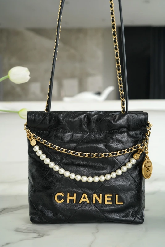 "高仿包包 CHANEL 香奈兒 23S 迷你珍珠鏈條包 黑色 | 時尚小巧必備"