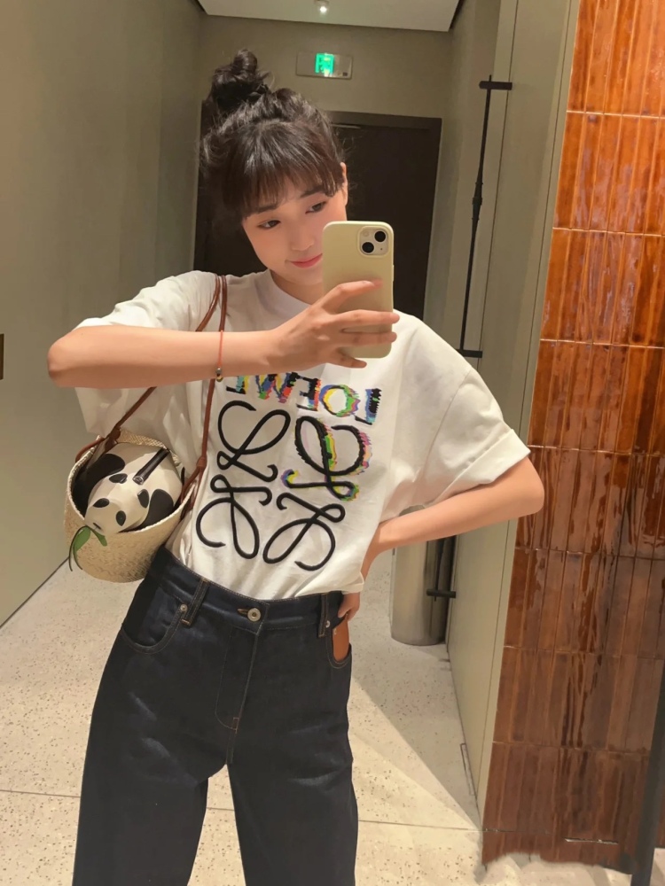 香港高仿衣服 LOEWE 羅意威 彩繪刺繡短袖