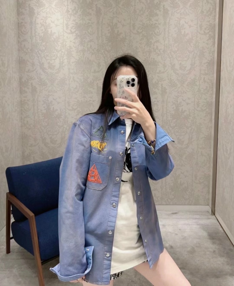 香港高仿衣服 DIOR 淡藍色沙漠宇宙牛仔襯衫