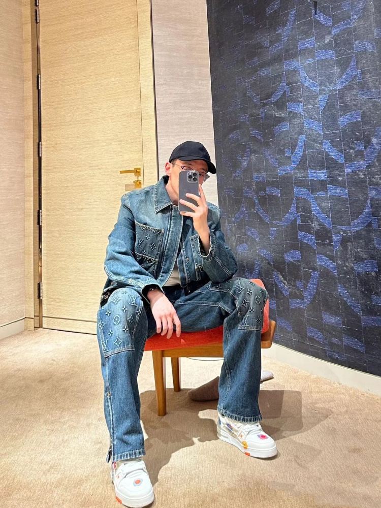 香港高仿衣服 LOUIS VUITTON 路易威登 牛仔壓花長褲 奢侈品
