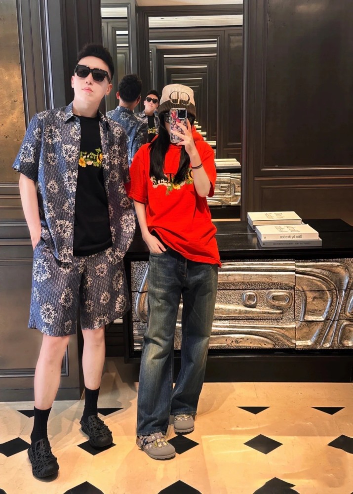 香港高仿衣服 DIOR 迪奧 聯名 TEARS 和平桑蠶絲套裝