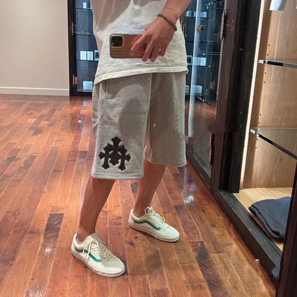 香港高仿衣服 Chrome Heart 克羅心 真皮十字架短褲