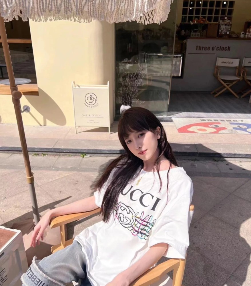 香港高仿衣服 GUCCI 古馳 2023SS兔年限定霓虹兔短袖
