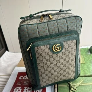 時尚的灰色和黑色GG Supreme帆布，搭配灰色皮革邊緣
