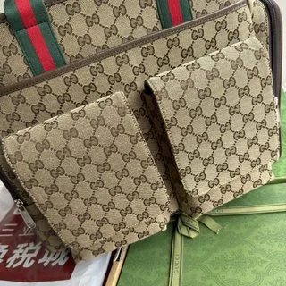 Gucci經典GG帆布母婴背包 - 實用與風格的完美結合