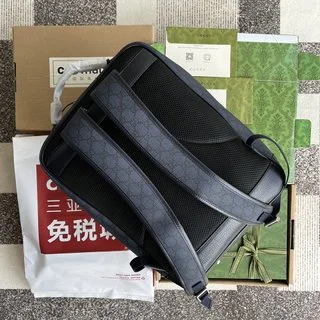 精選灰黑色GG Supreme帆布，搭配灰色皮革滾邊