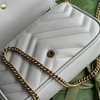 Gucci Marmont超迷你手袋 - 淺灰色絎縫皮革與經典雙G配件
