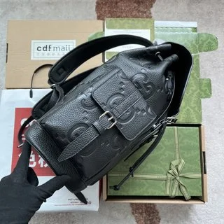 現代灰色GG印花压纹皮革背包 - 精緻工藝與舒適兼具