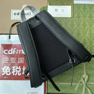 2023早秋系列 - 黑色超級雙G背包 | Gucci品牌象徵