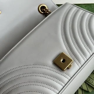 Gucci Marmont迷你手袋 - 多功能性與經典設計的結合