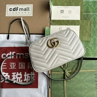Gucci Marmont小號肩背包 - 柔和淺灰與淡綠色絎縫皮革的完美融合
