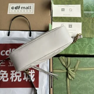 Gucci Marmont小號肩背包 - 柔和淺灰與淡綠色絎縫皮革的完美融合