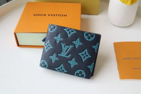 "Lv M82322短夾 - 經典Monogram與Zippy Wallet Vertical設計"