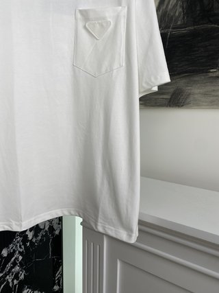 PRADA經典三角徽章設計純棉短袖T恤 | 穿搭自如