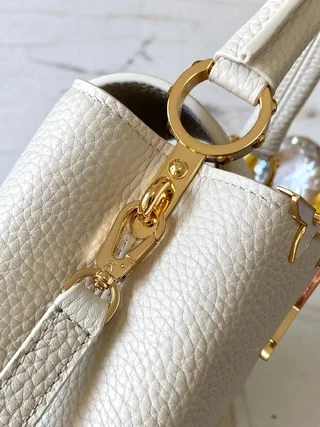 LV珍珠白貝殼Capucines迷你手袋 | 經典Monogram花卉裝飾