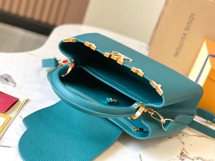 LV湖藍色貝殼五金Capucines小號手袋 | 經典Monogram花卉裝飾