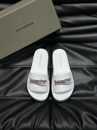Balenciaga新季情侶厚底拖鞋 - 可樂刺繡牛皮鞋面設計