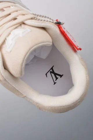 LV Trainer 联名秋季限量版 | 国内独享新配色
