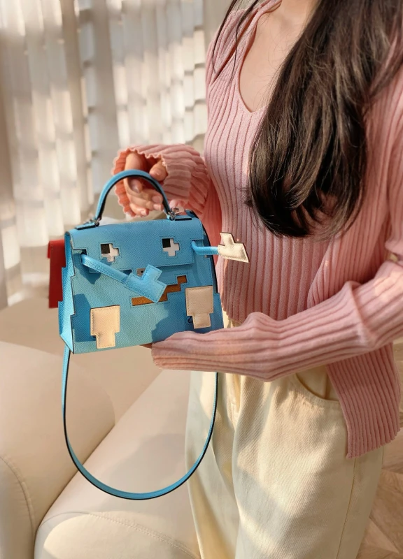 頂級高仿復刻】Hermès Kelly Doll Picto 馬賽克｜1:1復刻千禧娃娃
