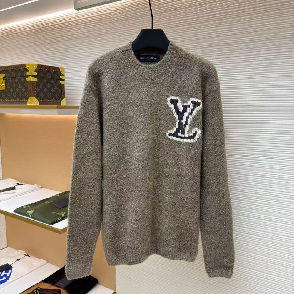 香港高仿衣服 Louis Vuitton FW23 字母印花圓領長袖毛衣 男款 淺棕色