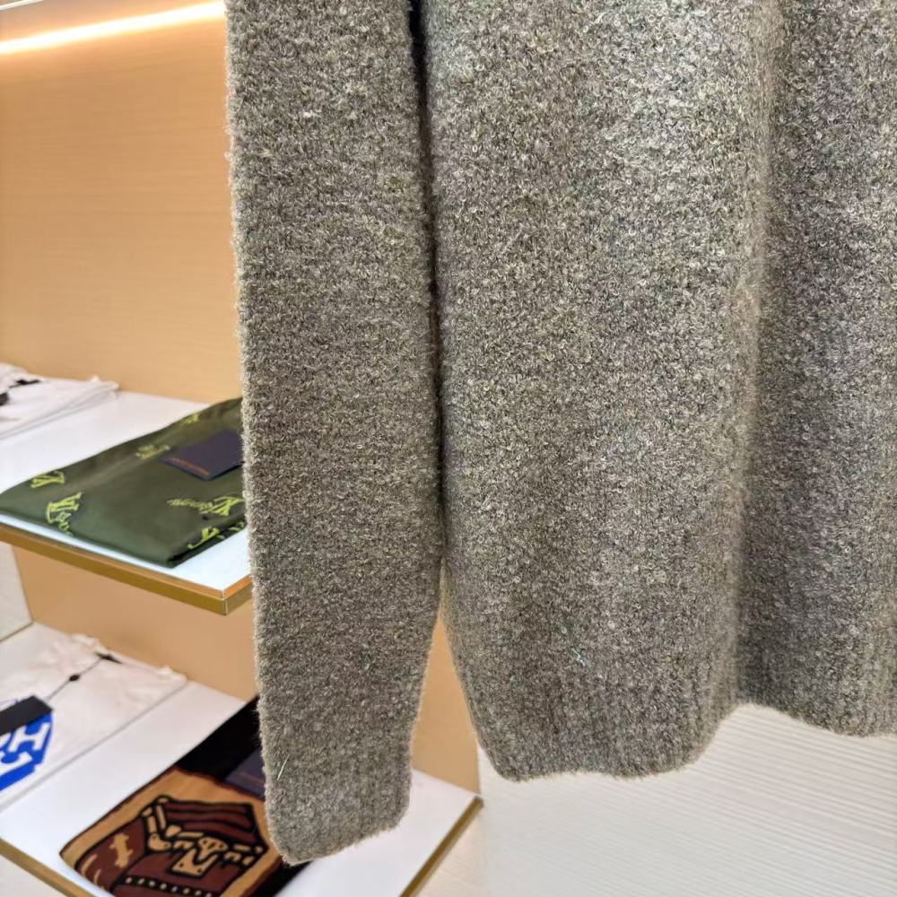 香港高仿衣服 Louis Vuitton FW23 字母印花圓領長袖毛衣 男款 淺棕色