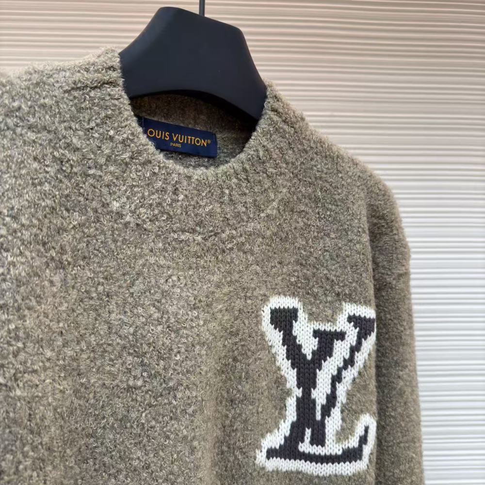 香港高仿衣服 Louis Vuitton FW23 字母印花圓領長袖毛衣 男款 淺棕色