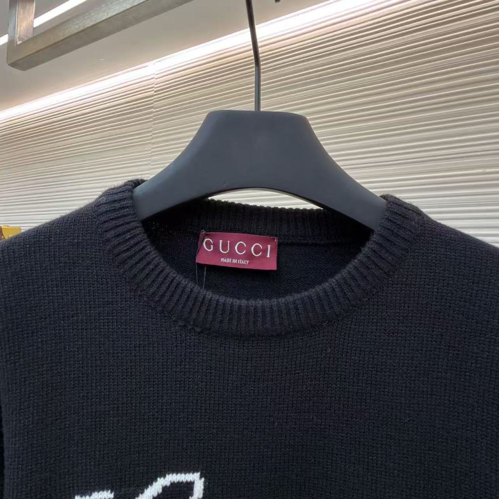 香港高仿衣服 GUCCI古馳 FW24 字母印花圓領套頭寬鬆長袖毛衣 男款 黑色