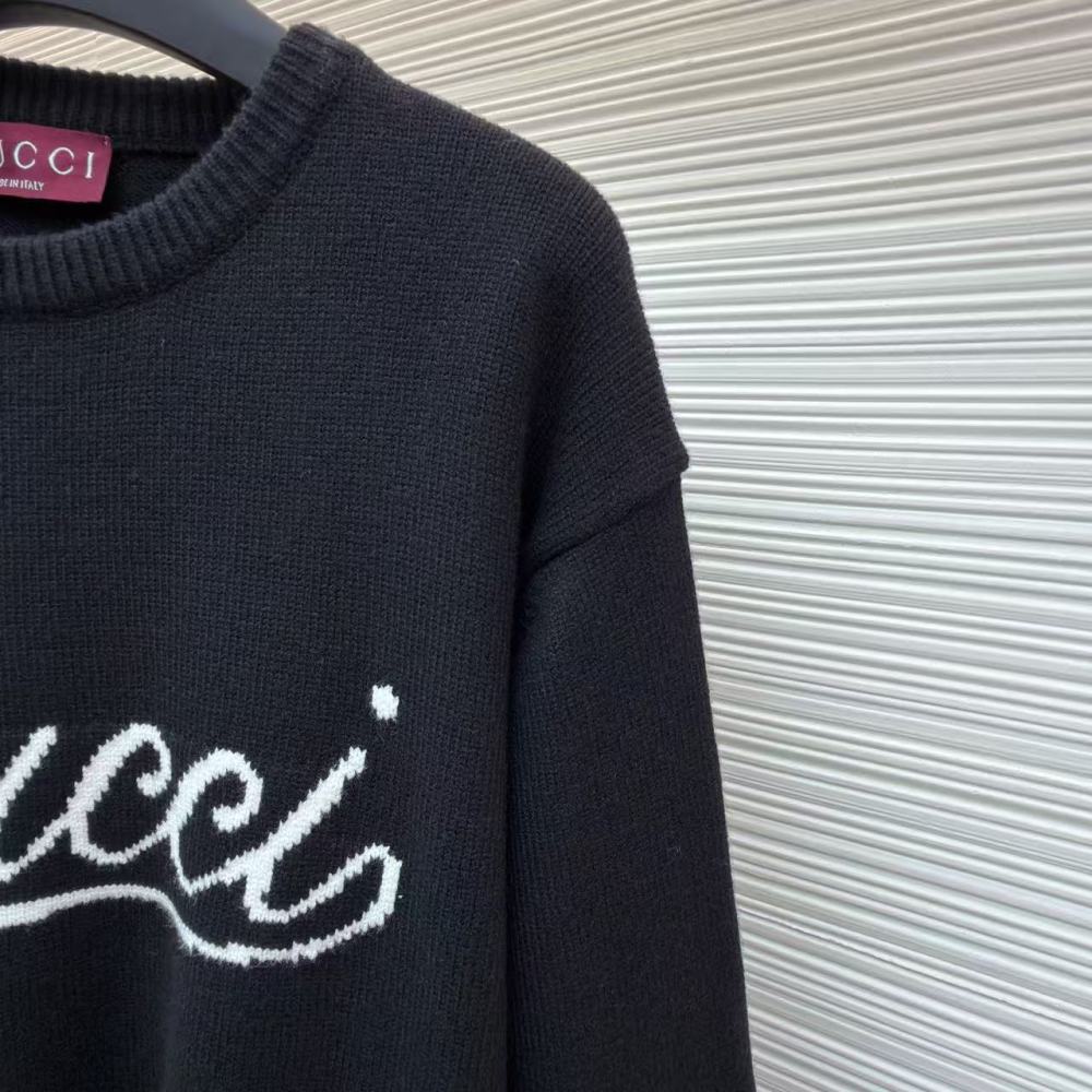 香港高仿衣服 GUCCI古馳 FW24 字母印花圓領套頭寬鬆長袖毛衣 男款 黑色