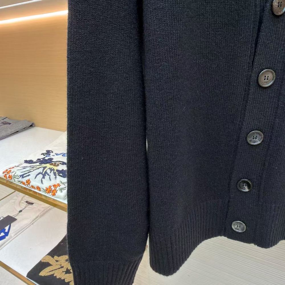 香港高仿衣服 AMIPARIS 愛心紅色ADC美利奴羊毛寬鬆開衫 男女同款 愛心V領外套