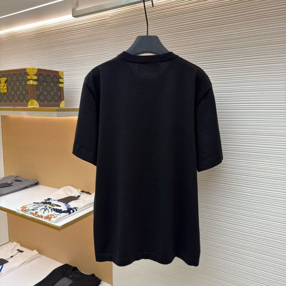 香港高仿衣服 LOUIS VUITTON SS26 早春男士系列 蘑菇嵌花圓領短袖T恤 男款
