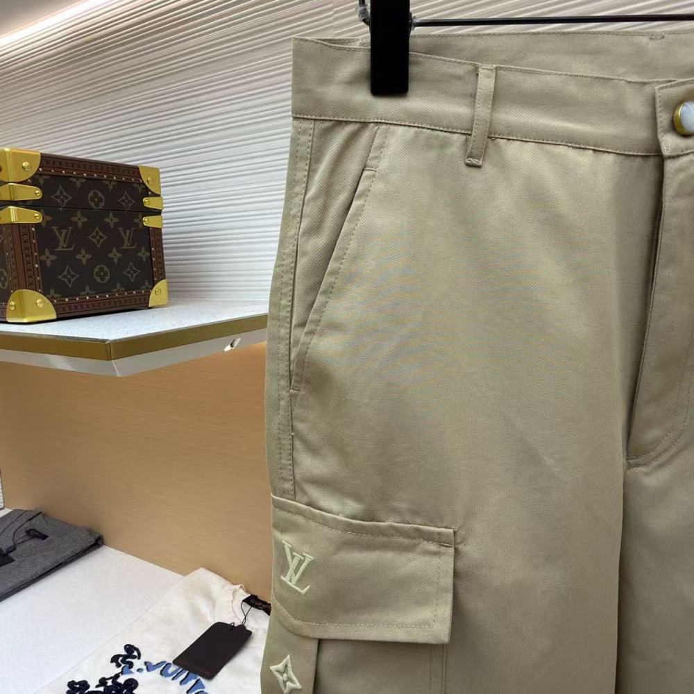 香港高仿衣服 Louis Vuitton SS26 多口袋設計長褲工裝褲 男款