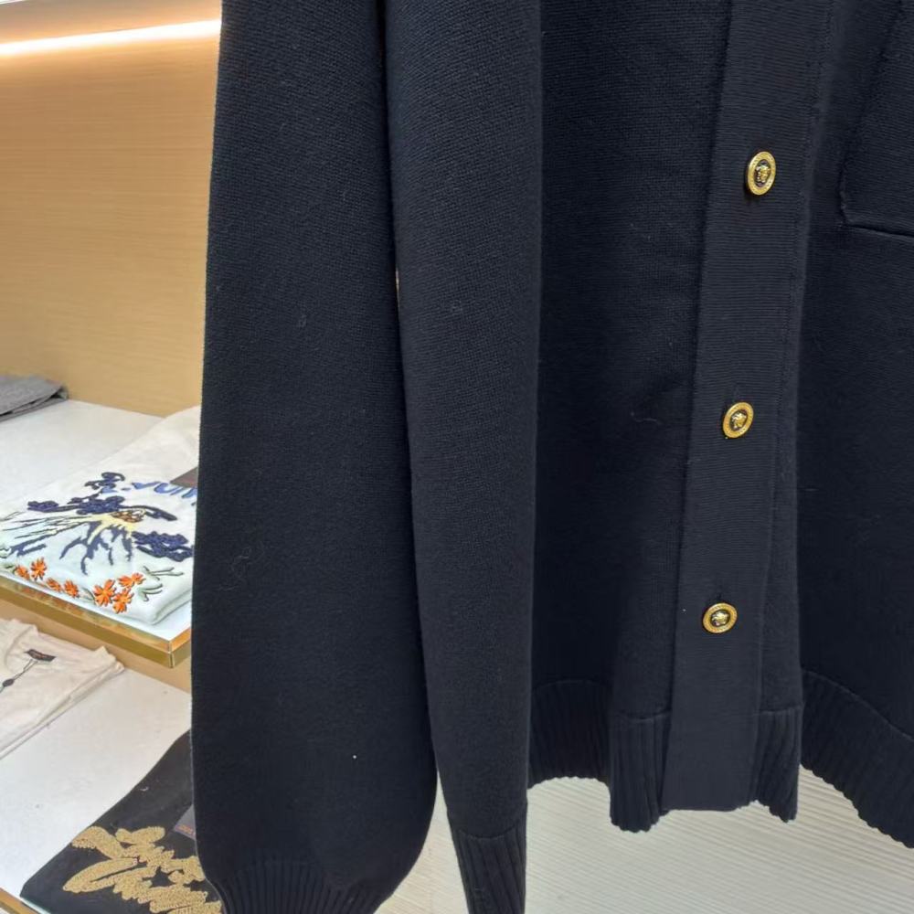 香港高仿衣服 VERSACE 范思哲 MEDUSA BIGGE 針織POLO開衫