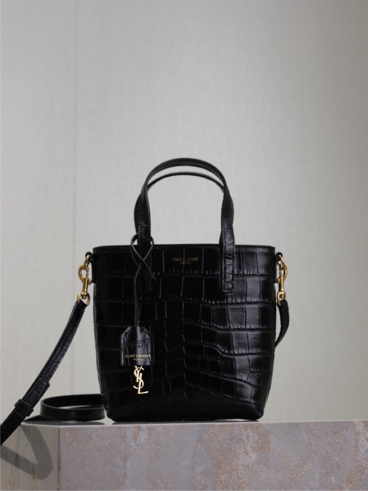 alt="Saint Laurent 黑色鳄鱼纹迷你托特包，金色YSL Logo点缀"