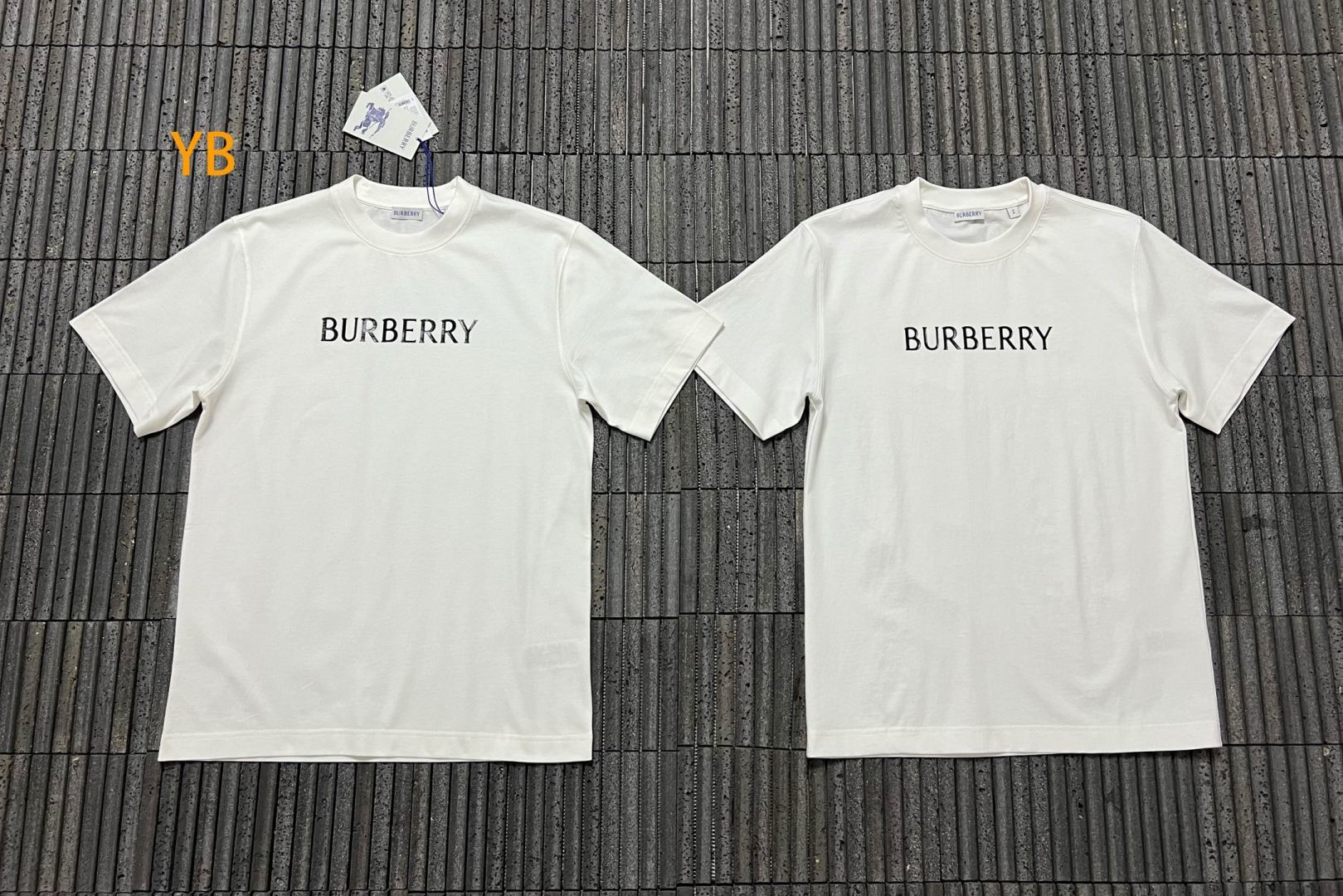 Burberry經典白T恤面料真假對比圖