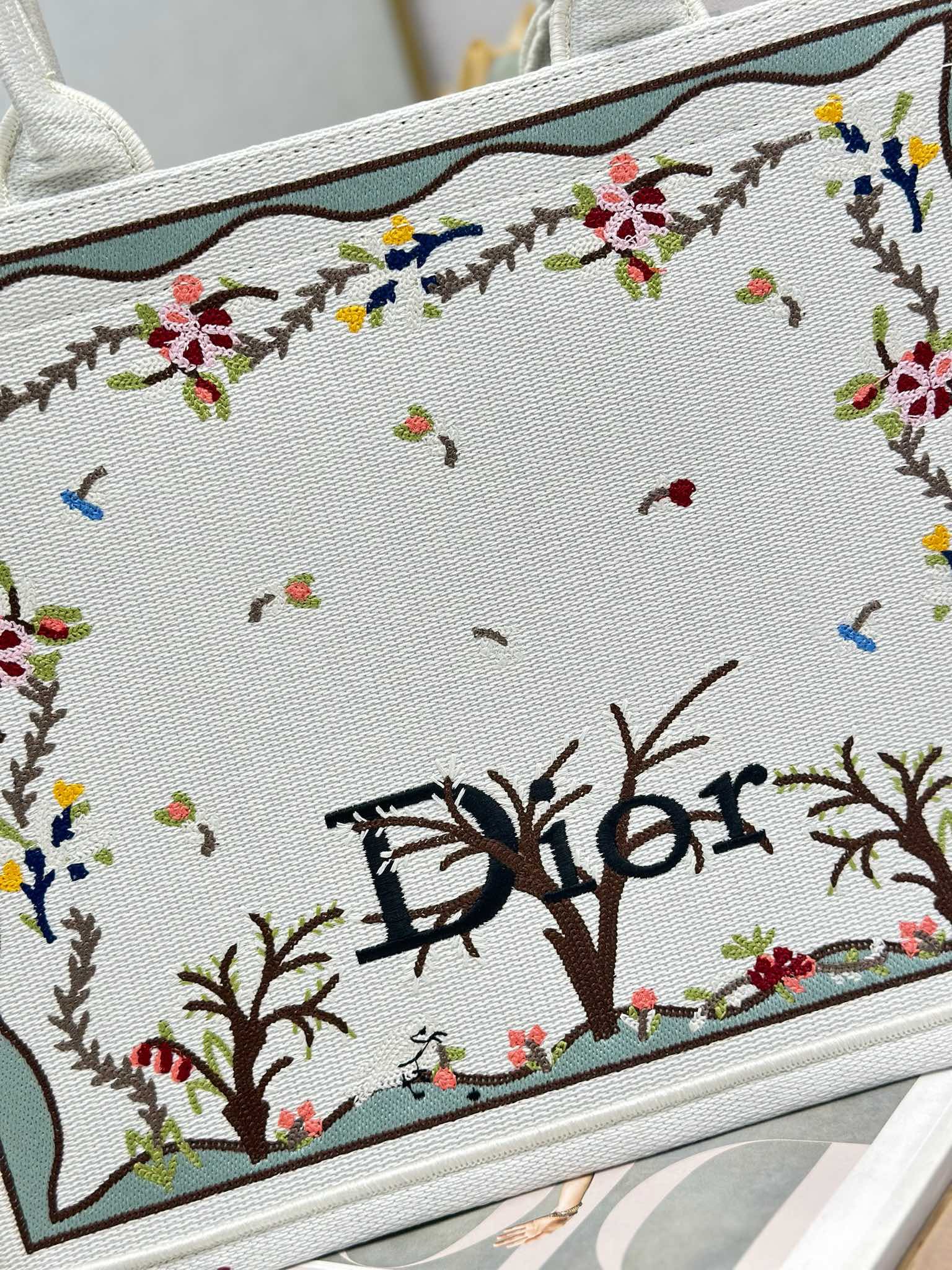 頂級復刻Dior Book Tote 酒椰草托特包 白咖啡 細節圖