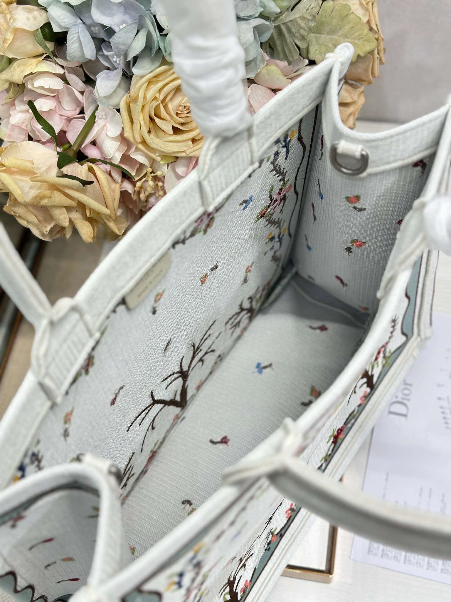 頂級復刻Dior Book Tote 酒椰草托特包 白咖啡 俯視圖