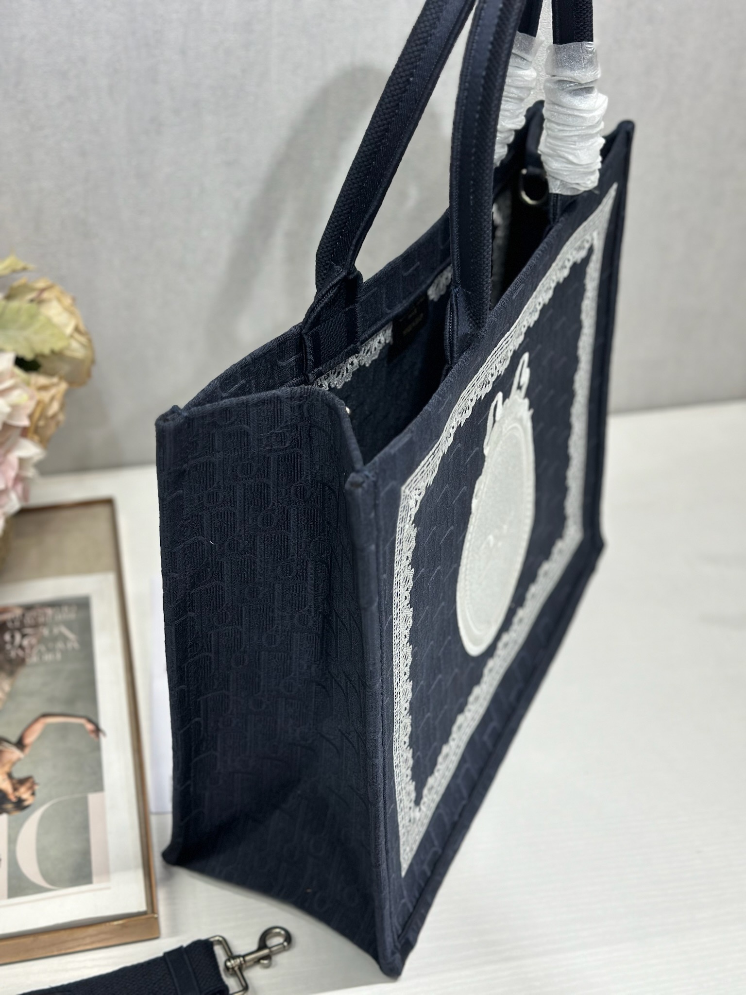 頂級復刻Dior Book Tote 酒椰草托特包 黑藍鏡子 俯視圖