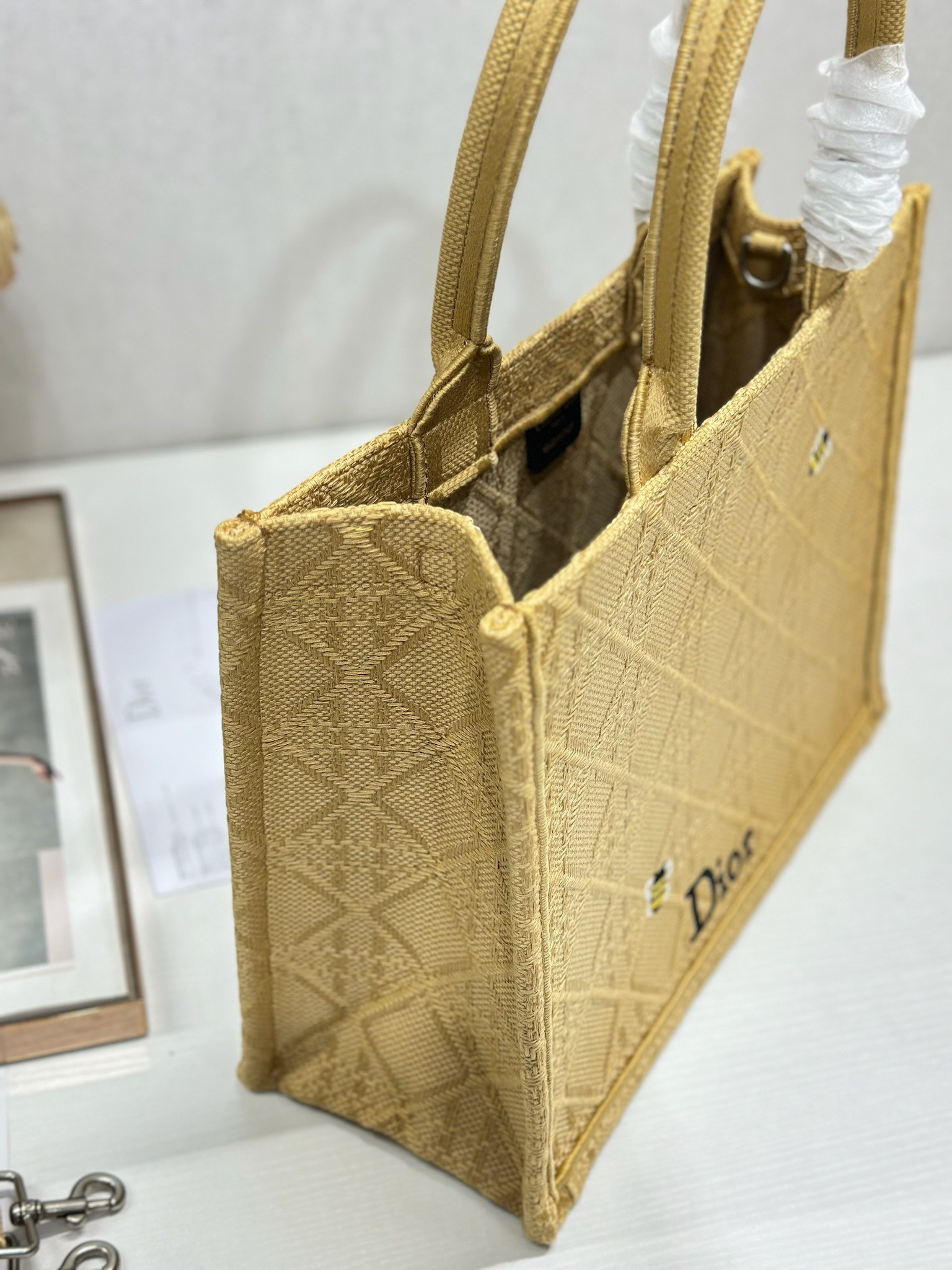頂級復刻Dior Book Tote 酒椰草托特包 蜜蜂黃 俯視圖
